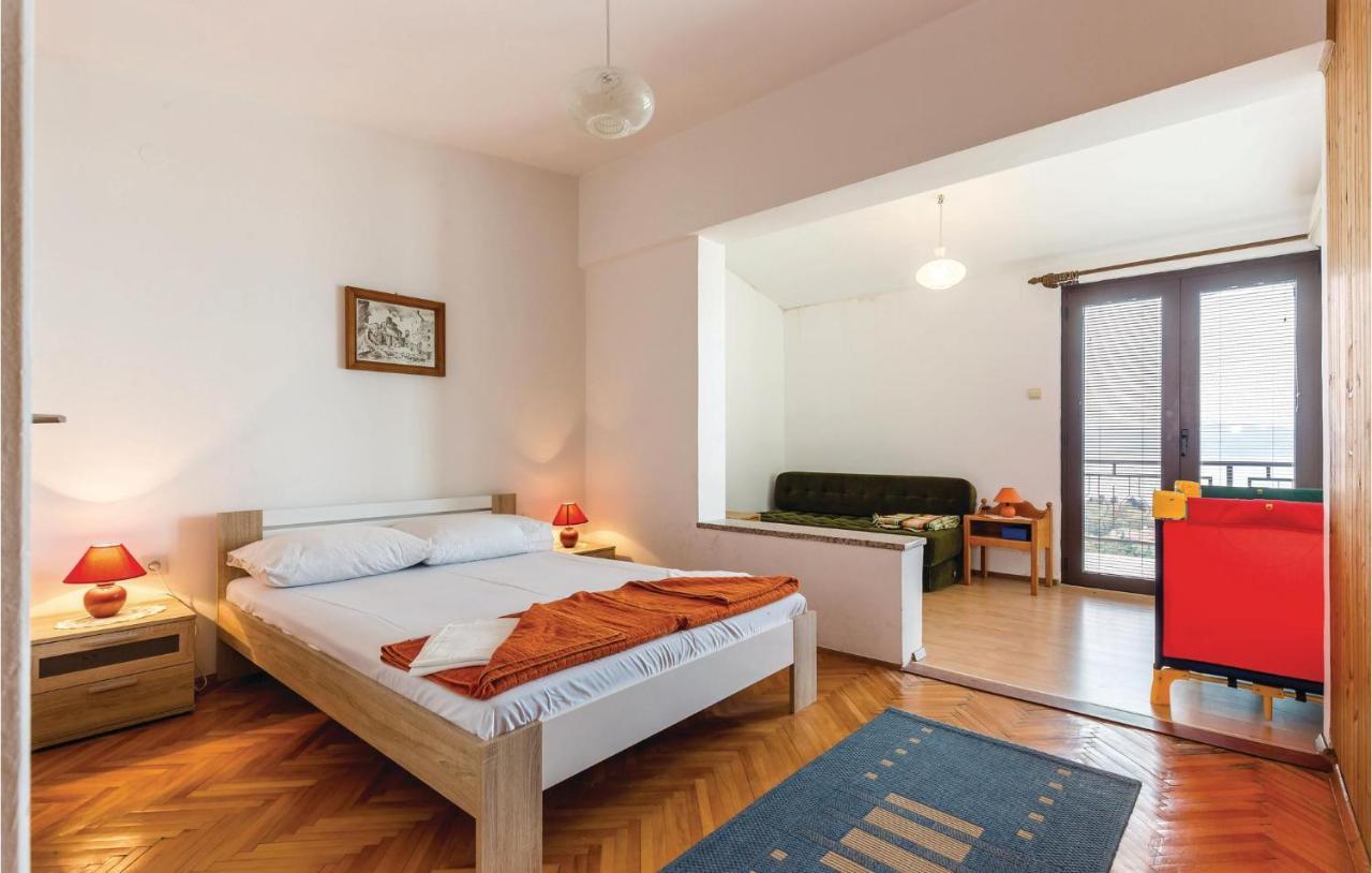 Cozy Apartment In Novi Vinodolski With Kitchen Exteriér fotografie