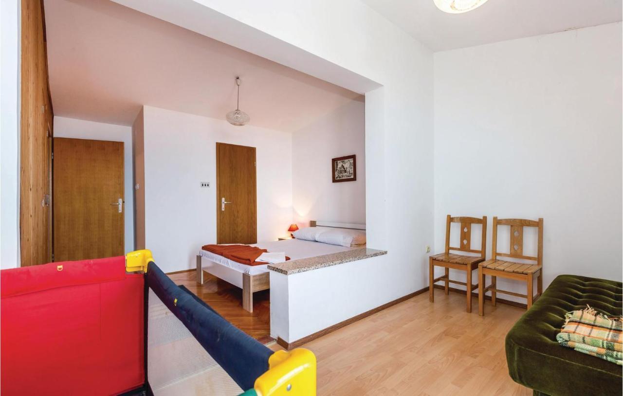 Cozy Apartment In Novi Vinodolski With Kitchen Exteriér fotografie