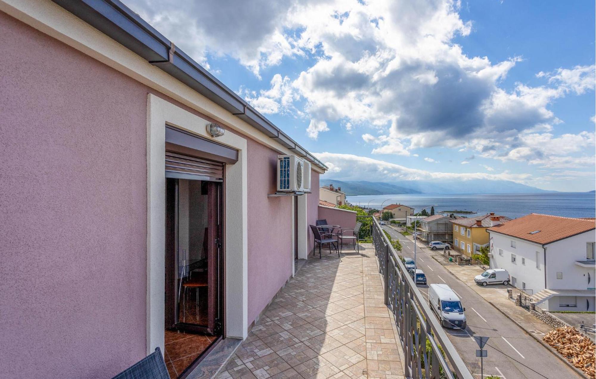 Cozy Apartment In Novi Vinodolski With Kitchen Exteriér fotografie